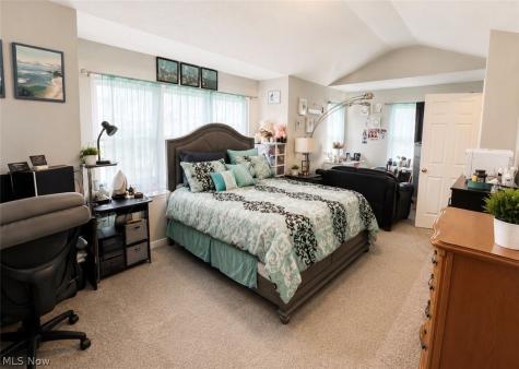 17619 Wildwood Lane Cleveland OH 44119