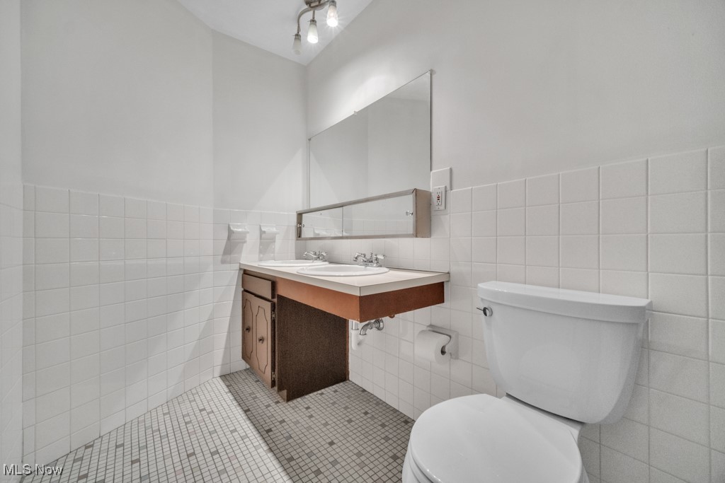 6640 Pearl Road Parma Heights OH 44130