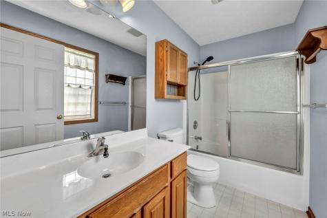 134 Stonehedge Drive Elyria OH 44035