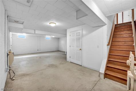 134 Stonehedge Drive Elyria OH 44035