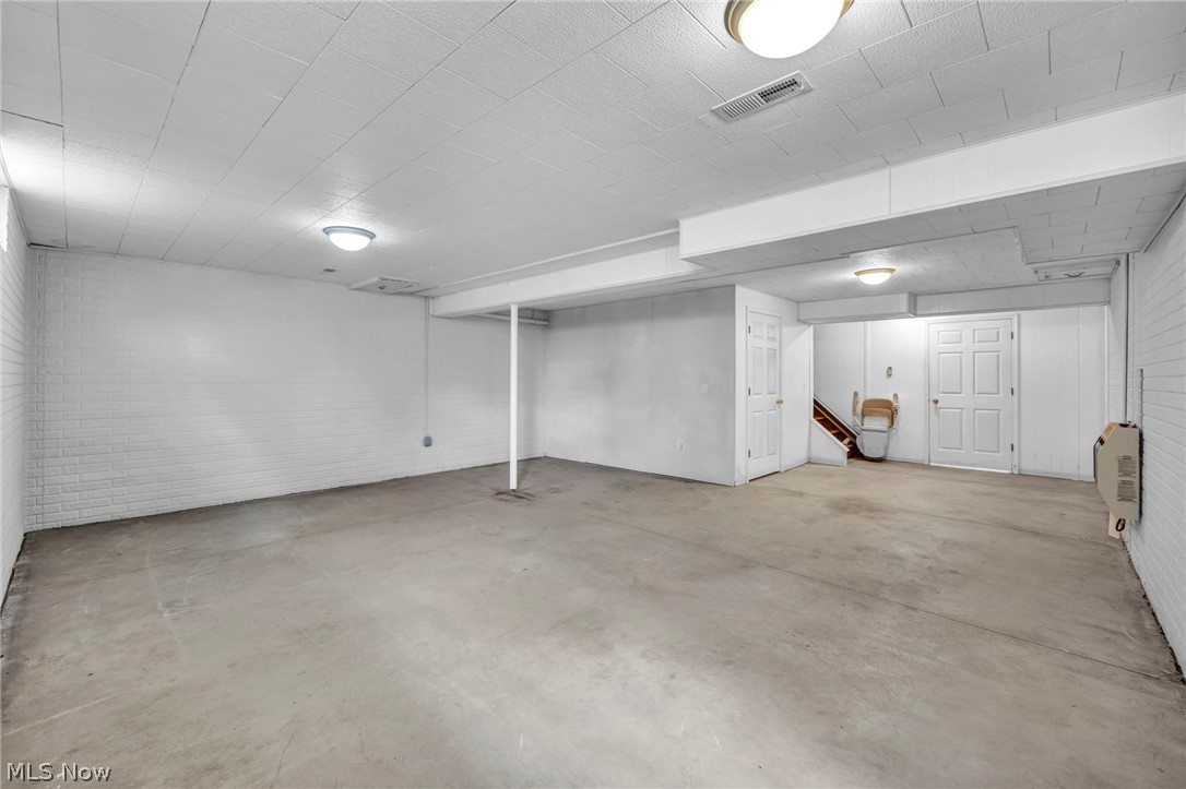 134 Stonehedge Drive Elyria OH 44035
