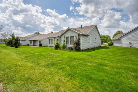 134 Stonehedge Drive Elyria OH 44035