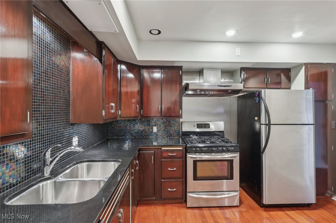 275 N Portage Path Akron OH 44303