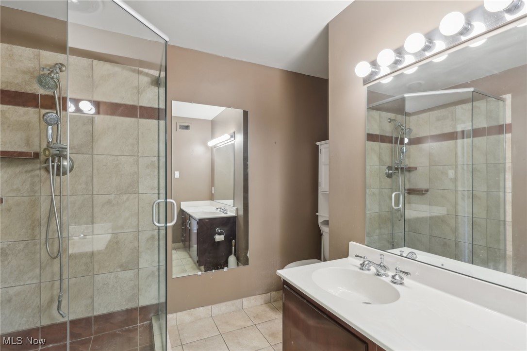 275 N Portage Path Akron OH 44303