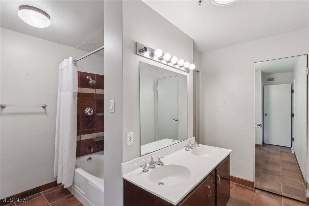 275 N Portage Path Akron OH 44303