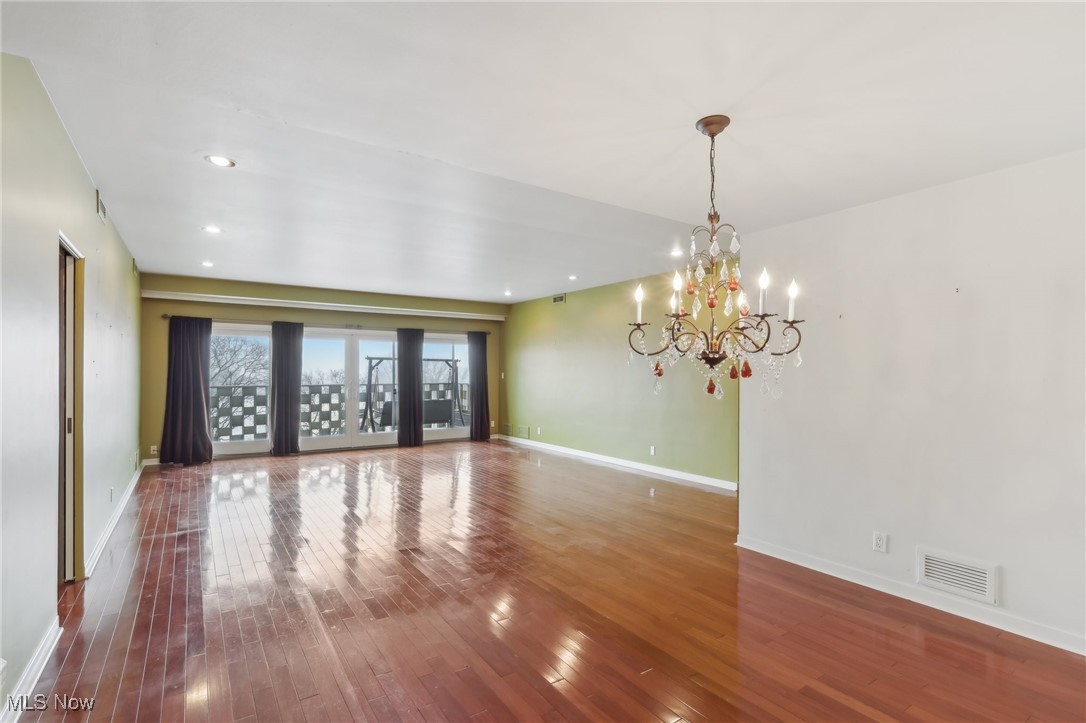 275 N Portage Path Akron OH 44303