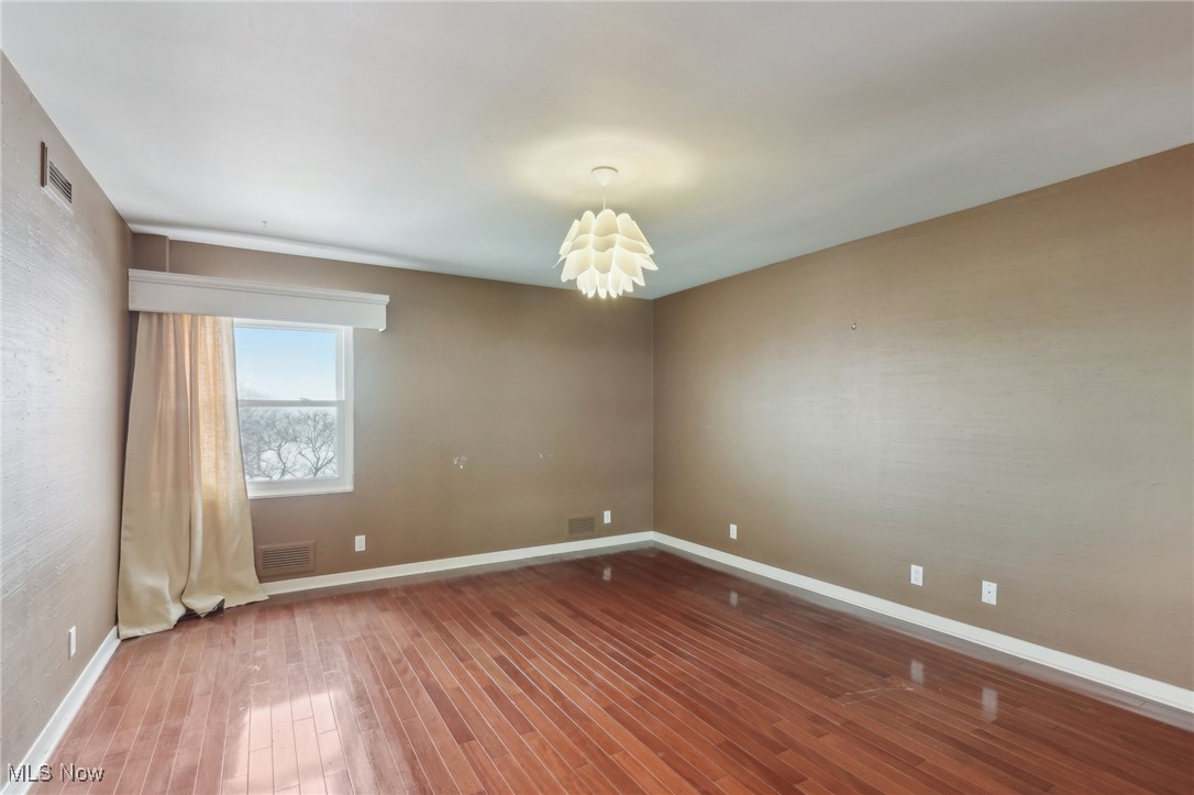 275 N Portage Path Akron OH 44303