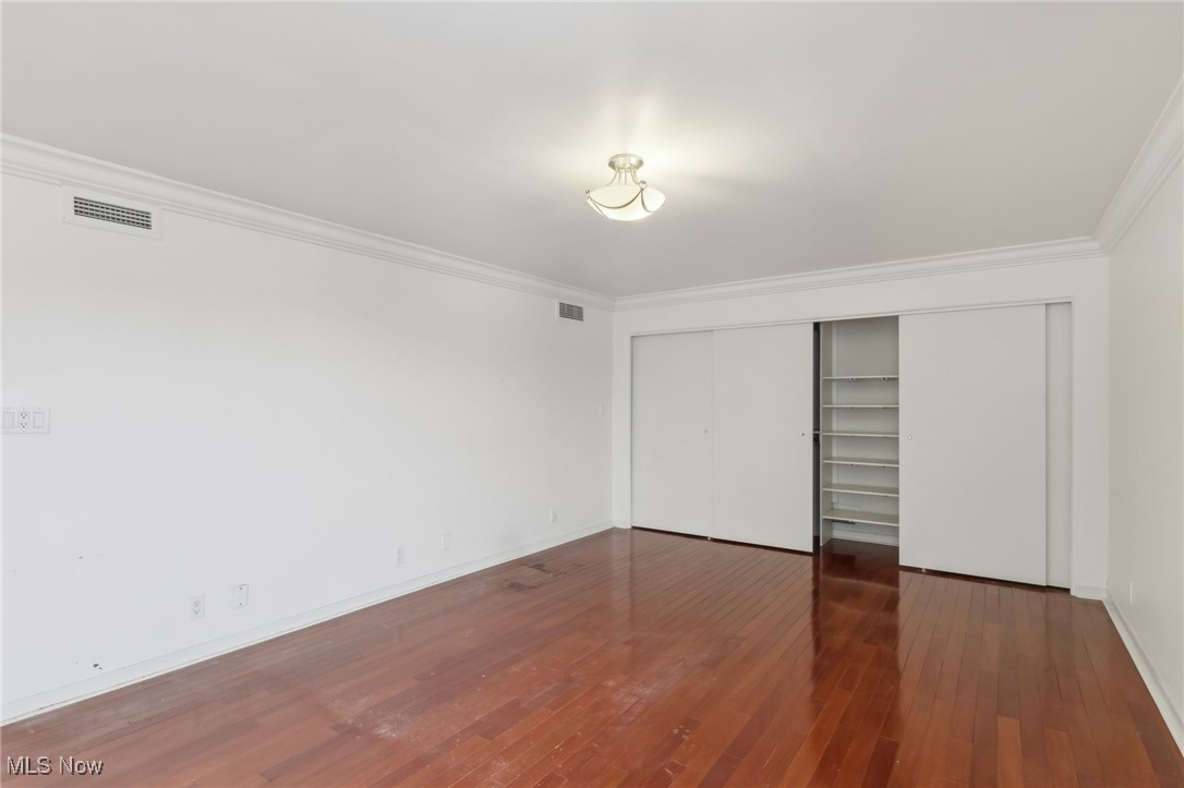 275 N Portage Path Akron OH 44303