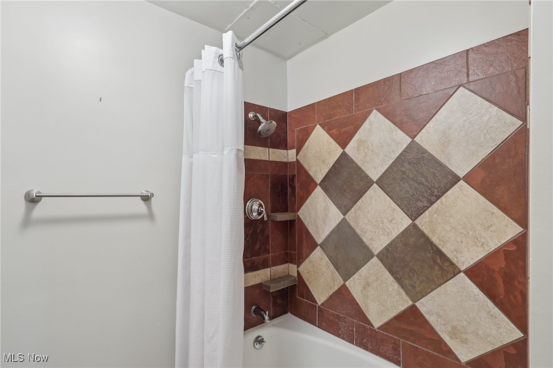 275 N Portage Path Akron OH 44303