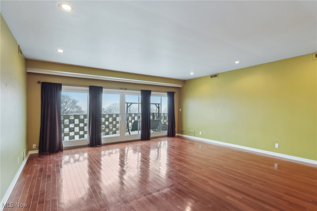 275 N Portage Path Akron OH 44303