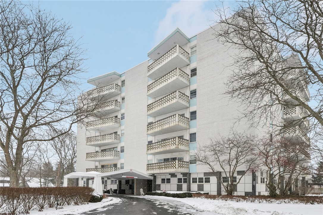 275 N Portage Path Akron OH 44303