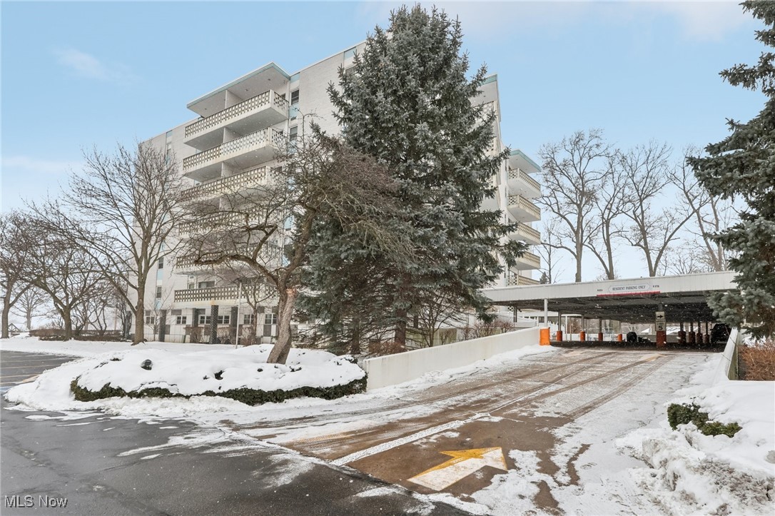 275 N Portage Path Akron OH 44303