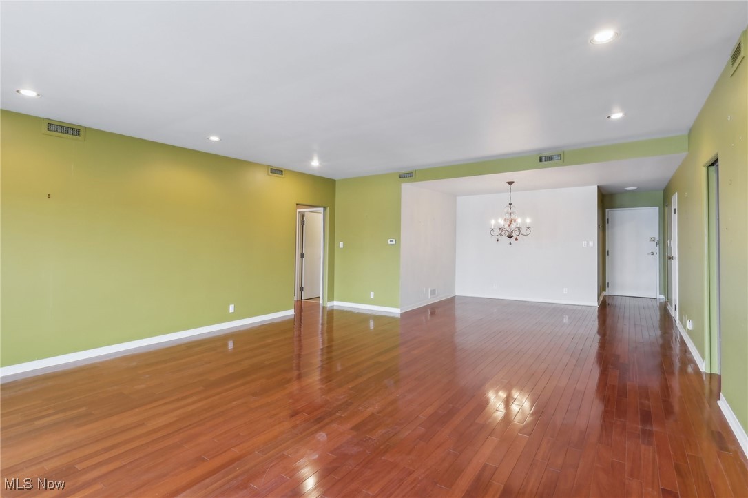 275 N Portage Path Akron OH 44303