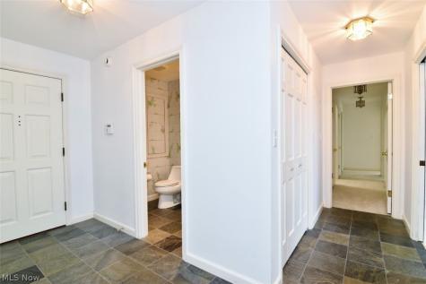 5200 Three Village Drive Lyndhurst OH 44124