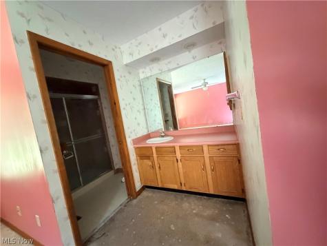 11106 Blodgett Creek Trail Strongsville OH 44149