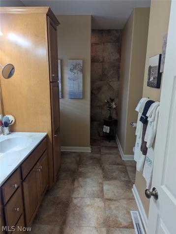 1805 E Western Reserve Road Youngstown OH 44514