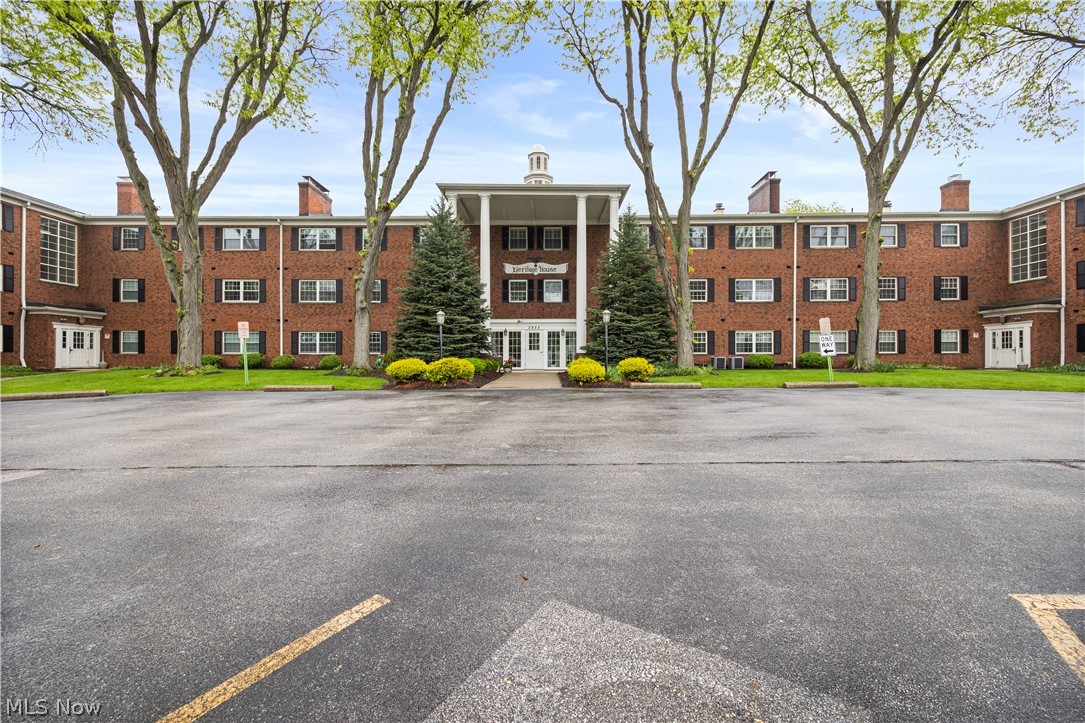 2885 Pease Drive Rocky River OH 44116