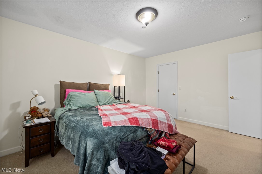 2885 Pease Drive Rocky River OH 44116