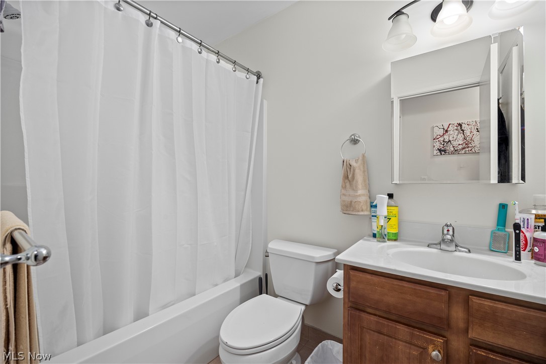 2885 Pease Drive Rocky River OH 44116