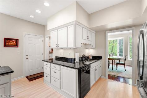 15 Hidden Valley Rocky River OH 44116