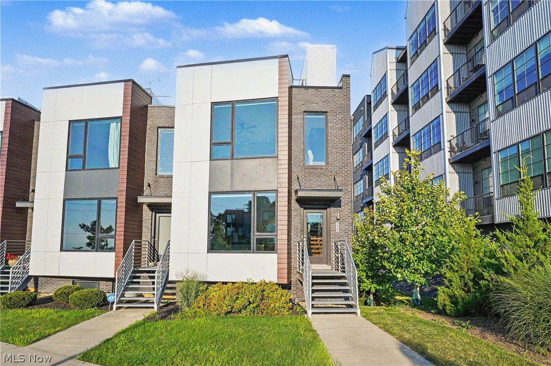 1262 W 70th Street Cleveland OH 44102