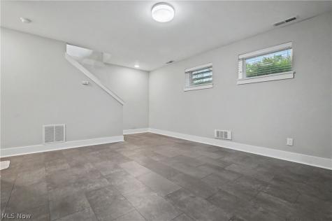 1262 W 70th Street Cleveland OH 44102