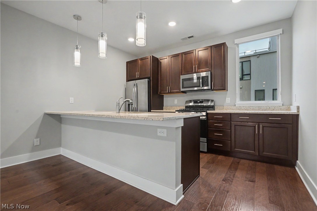 1262 W 70th Street Cleveland OH 44102