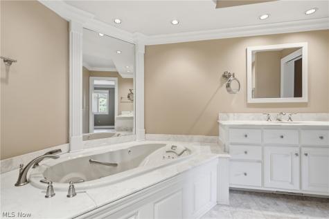 483 Concord Downs Lane Aurora OH 44202
