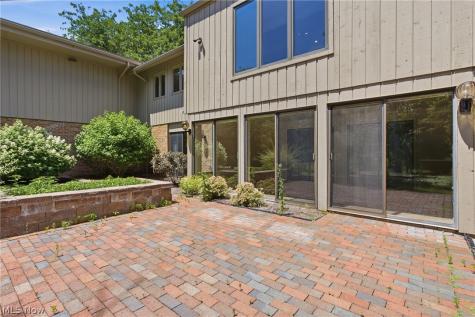 483 Concord Downs Lane Aurora OH 44202