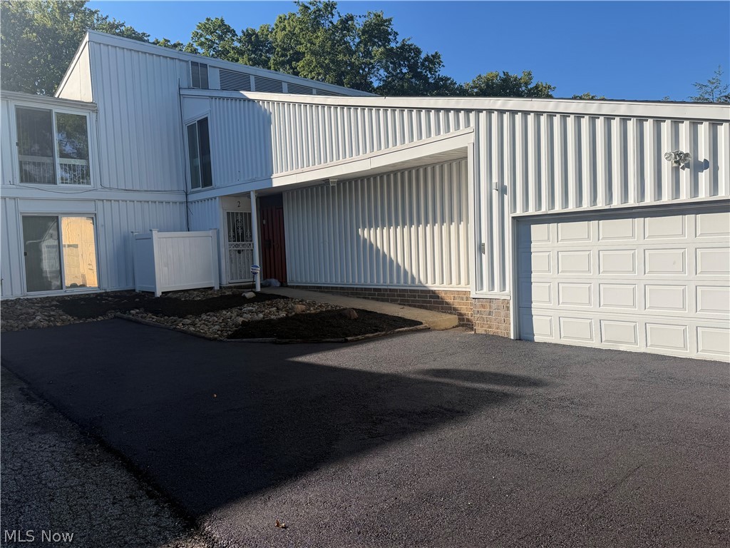 2 Sutton Place Shaker Heights OH 44120
