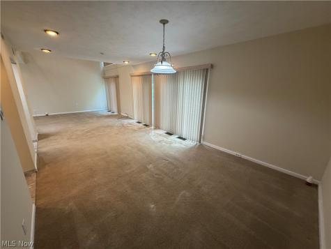 2 Sutton Place Shaker Heights OH 44120