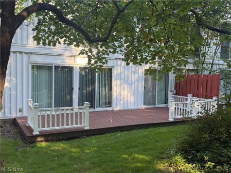 2 Sutton Place Shaker Heights OH 44120