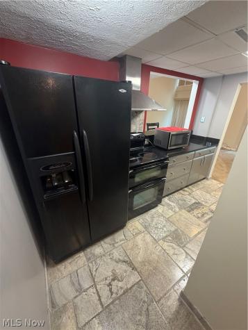 2 Sutton Place Shaker Heights OH 44120