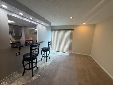2 Sutton Place Shaker Heights OH 44120