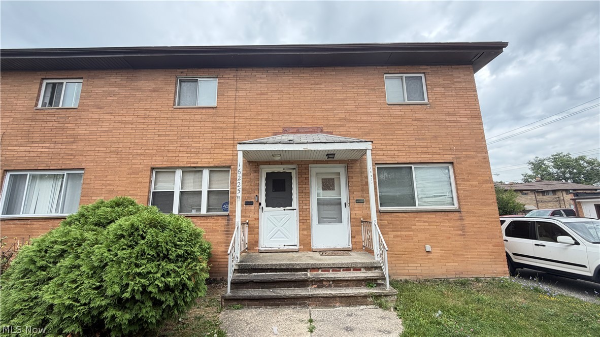 16225 Edgewood Court Maple Heights OH 44137