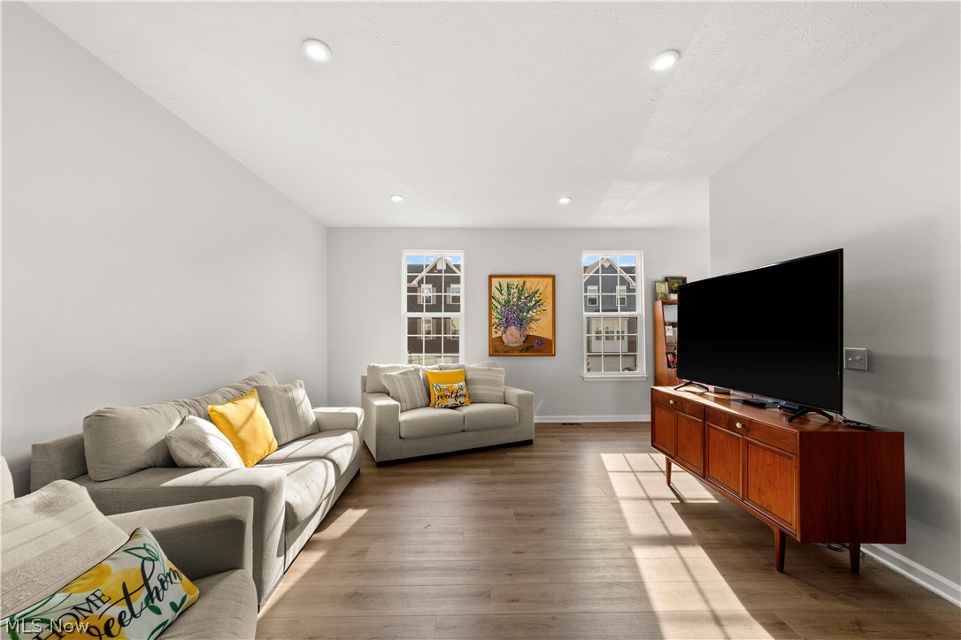 4008 N Steels Circle Cuyahoga Falls OH 44224