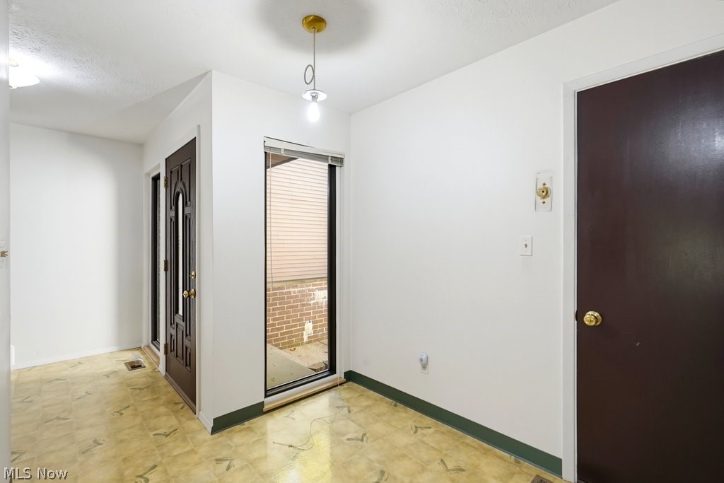 601 Dade Lane Richmond Heights OH 44143