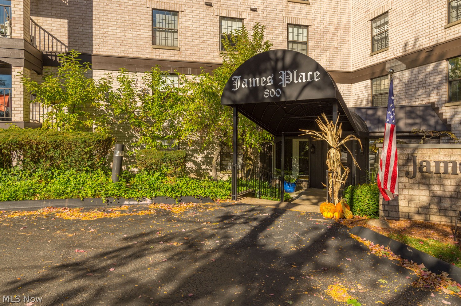 Westlake OH, 800 Brick Mill Run, Unit 119