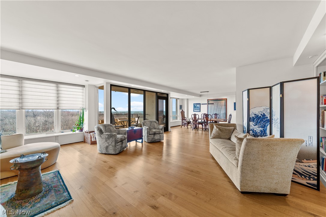 1 Bratenahl Place Bratenahl OH 44108