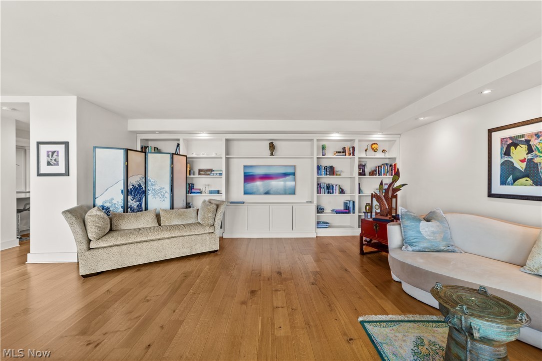 1 Bratenahl Place Bratenahl OH 44108