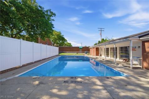 2720 Pease Drive Rocky River OH 44116