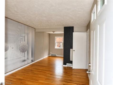 22651 Fox Avenue Euclid OH 44123