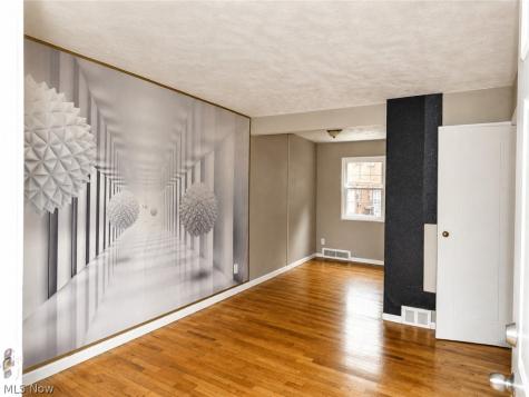 22651 Fox Avenue Euclid OH 44123