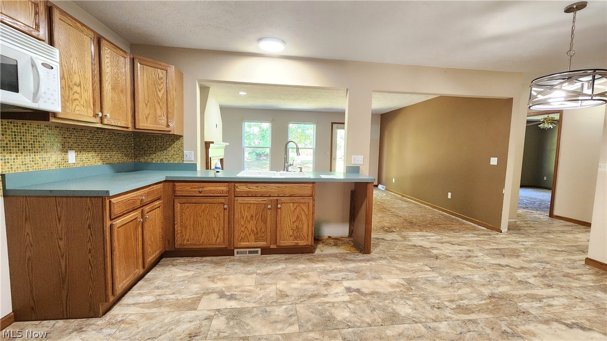 1033 Saint Michaels Way Madison OH 44057