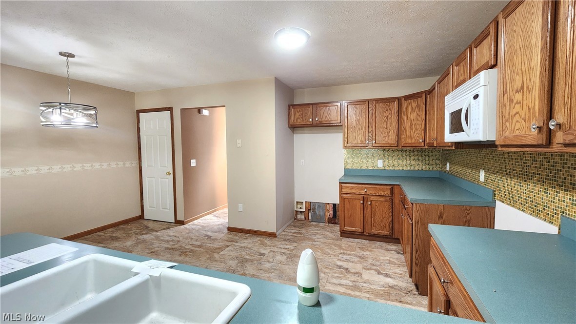 1033 Saint Michaels Way Madison OH 44057