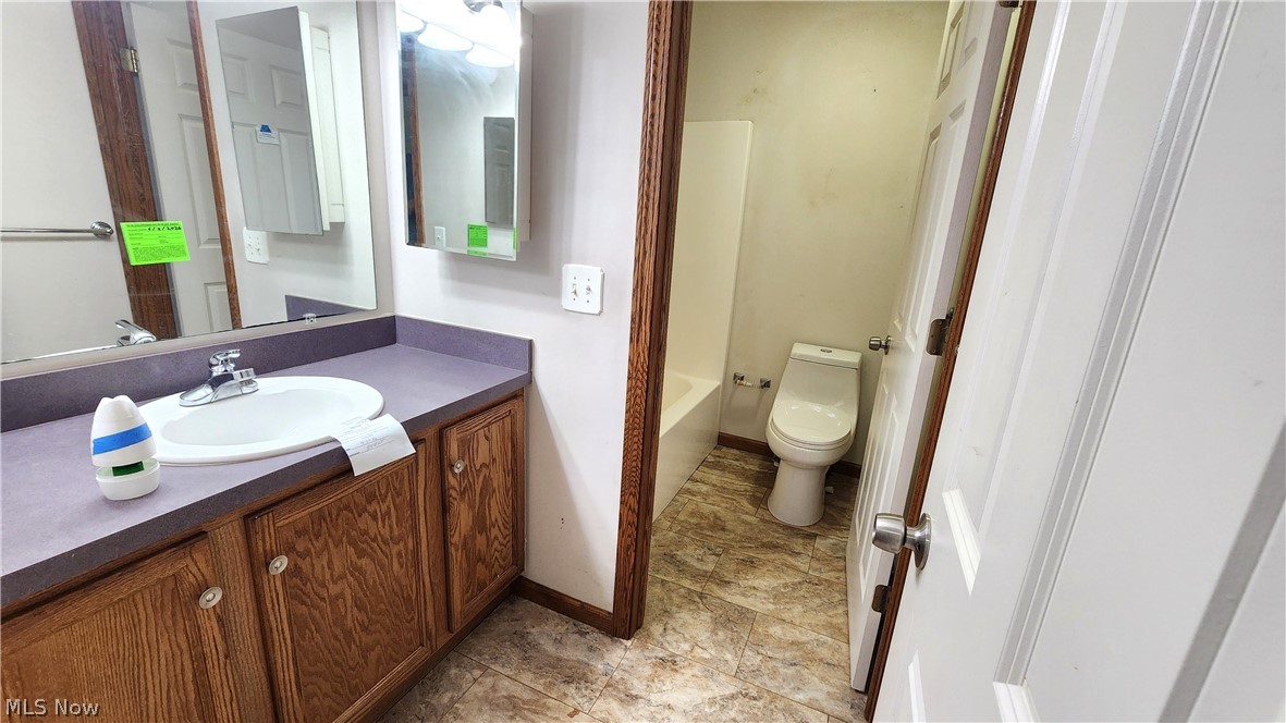 1033 Saint Michaels Way Madison OH 44057