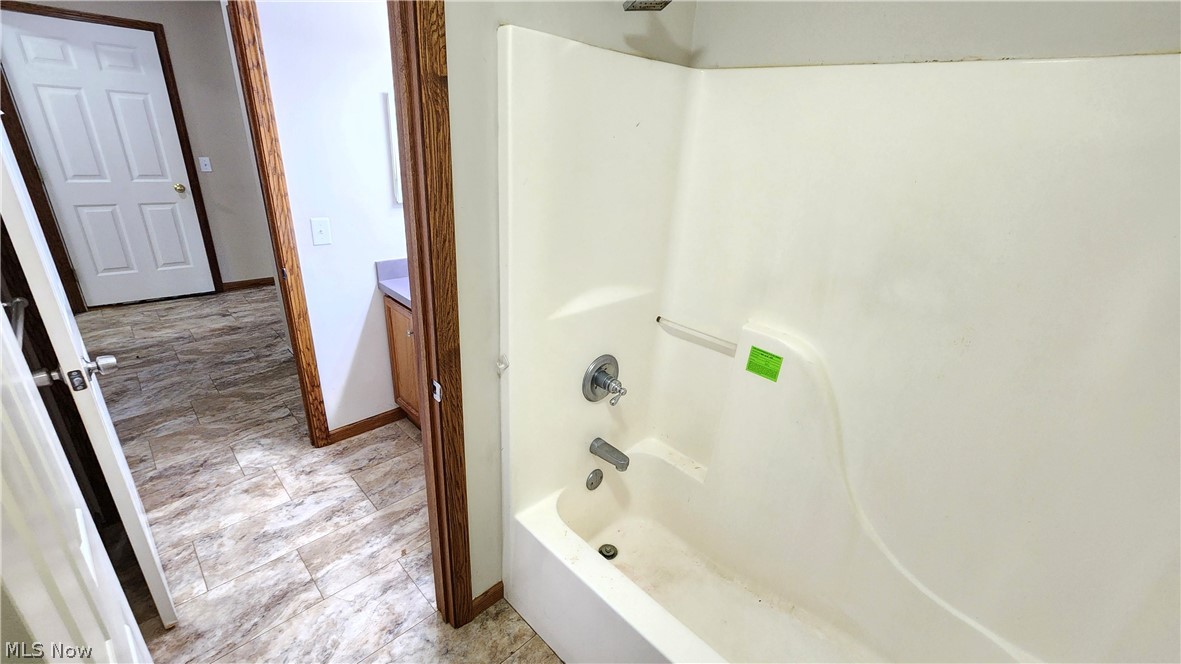 1033 Saint Michaels Way Madison OH 44057