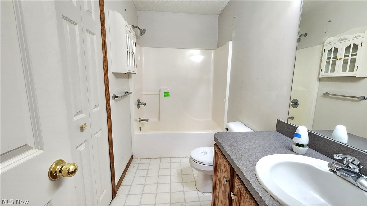 1033 Saint Michaels Way Madison OH 44057