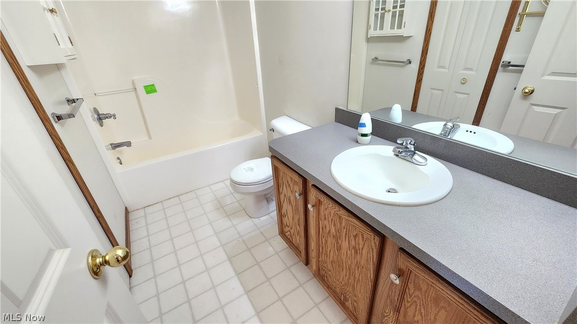 1033 Saint Michaels Way Madison OH 44057