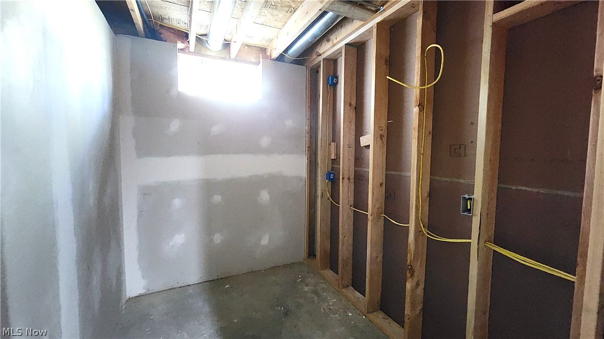 1033 Saint Michaels Way Madison OH 44057